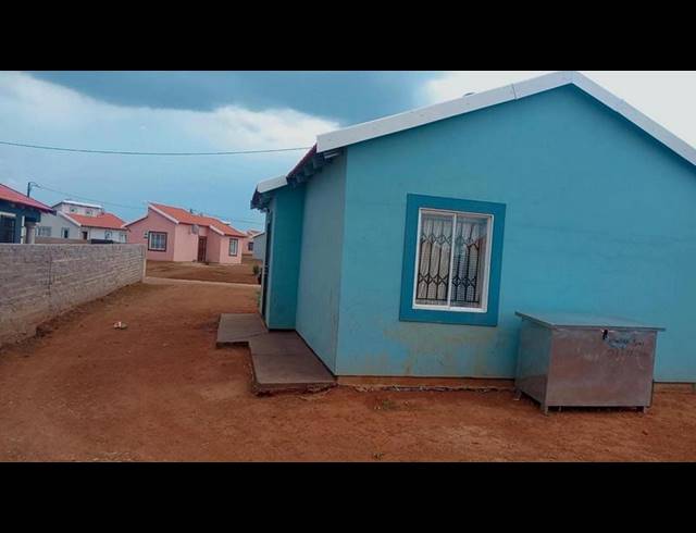 2 BEDROOM HOUSE FOR SALE IN SAVANNA CITY